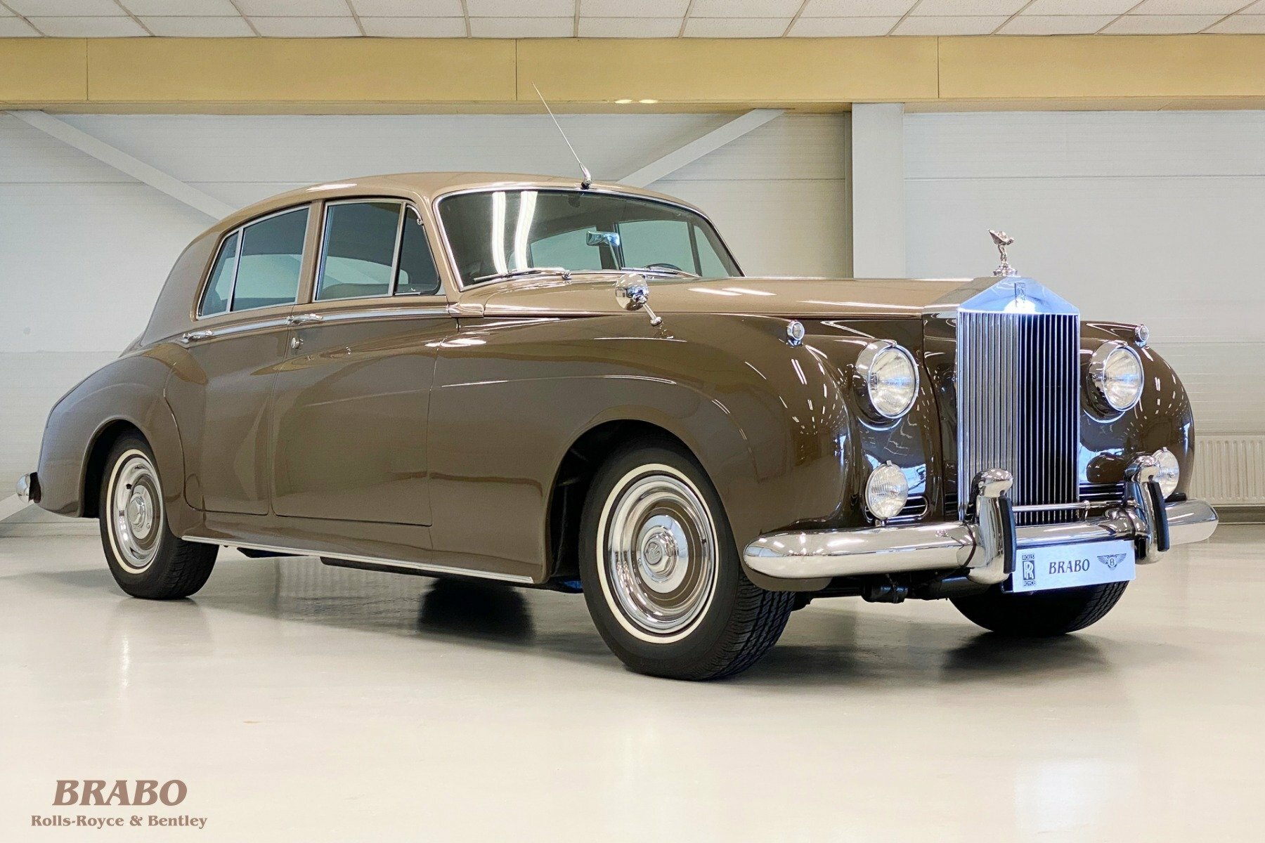 1959 Mulliner RollsRoyce Silver Cloud Has Gorgeous Looks and Broadway  Credits  autoevolution